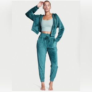 Ladies Victoria Secret Jogger set